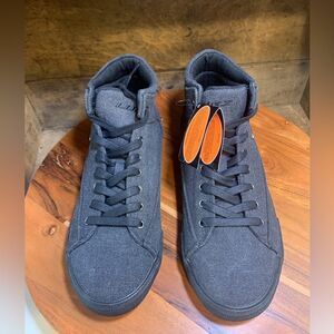 Mens NWT Lugz high tops.  Inv 5662a